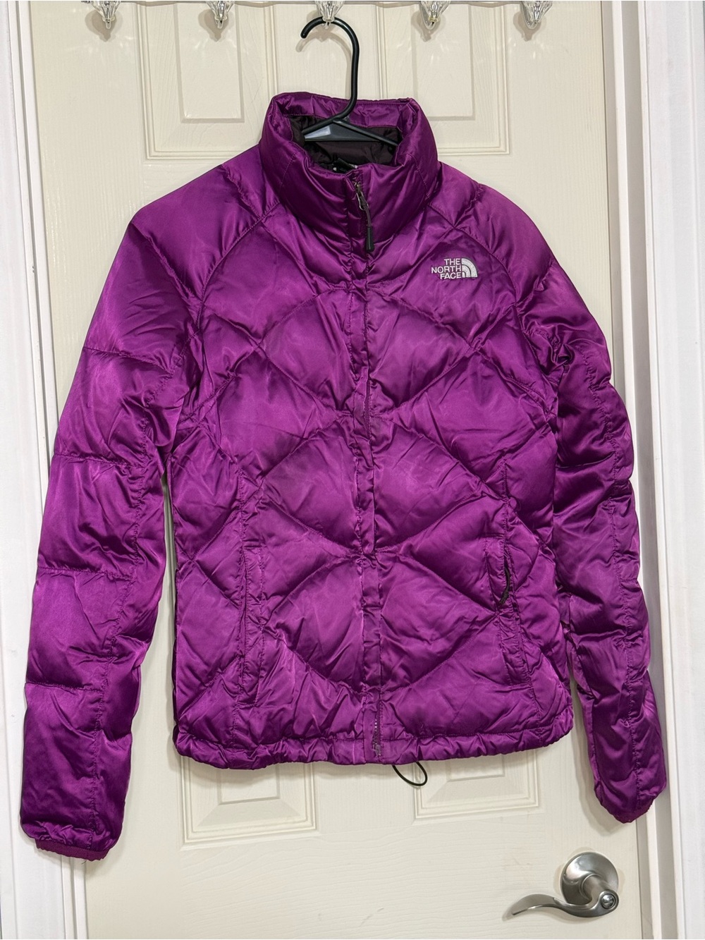 The North Face Women’s Small 550 Puffer Full Zip Jacket